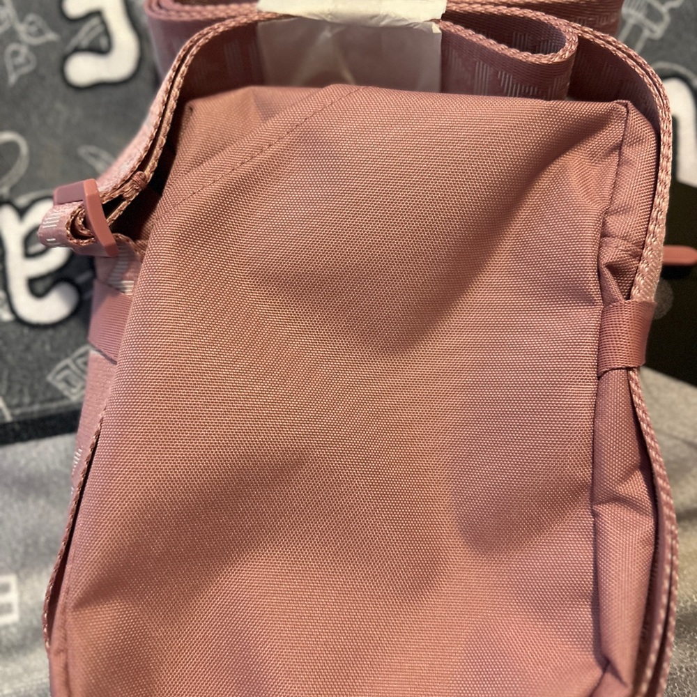 Under armour two in one backpack crossbody 4L NWT - Picture 2 of 5
